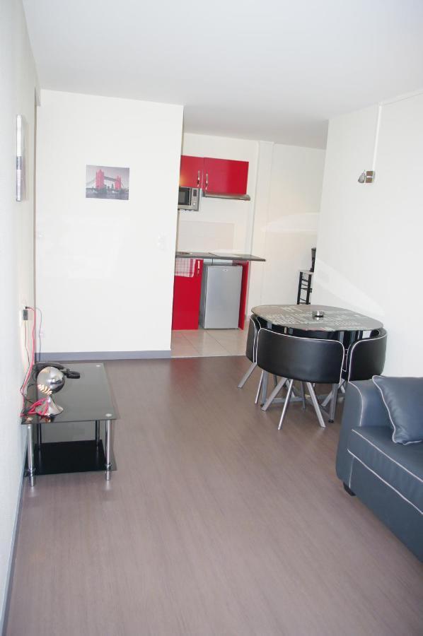 Residence D'Artagnan Montargis Buitenkant foto